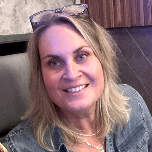 Meet your Posher, Rebecca - Picture 1 of 1